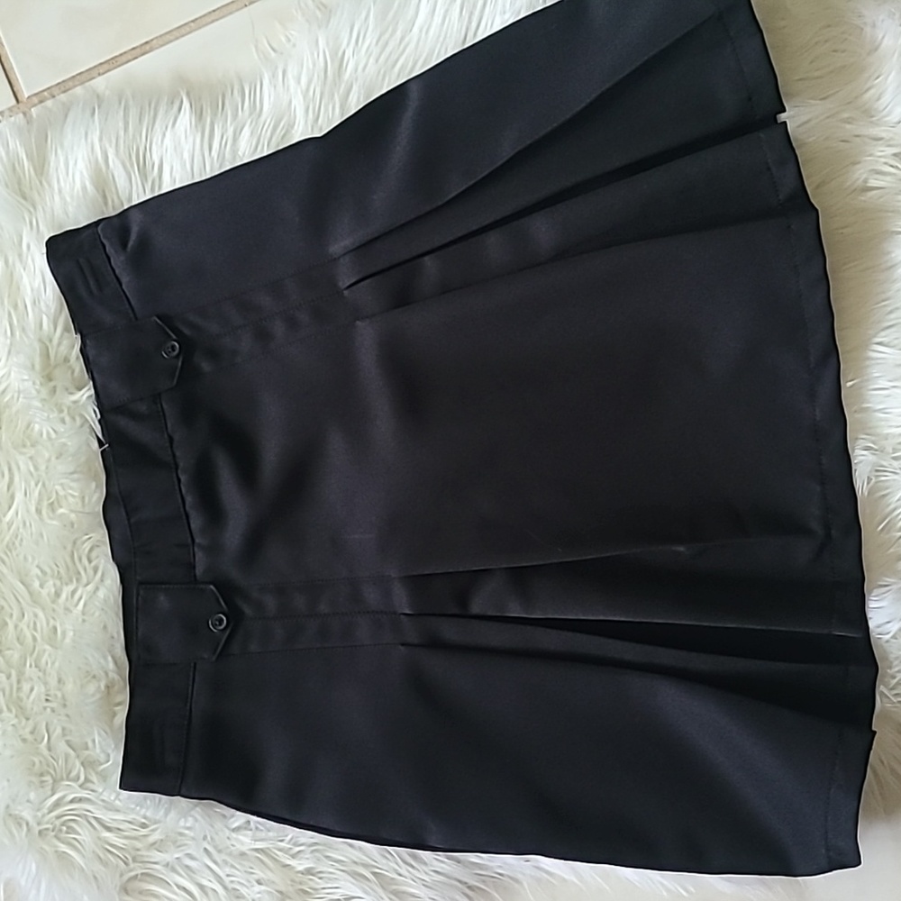 Girls uniform skirts French Toast size 16 1/2 color black